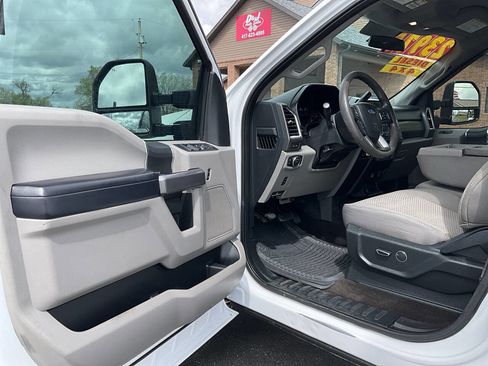 Used 2018 Ford F250 XLT w/ XLT Value Package image 23