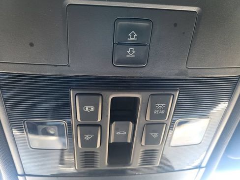 Used 2022 Volkswagen Atlas Cross Sport SEL Premium R-Line AWD/4WD image 19