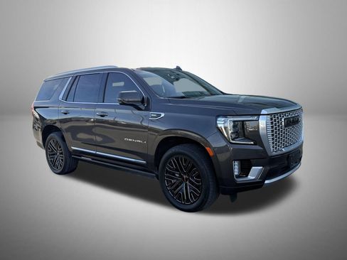 Used 2021 GMC Yukon Denali w/ Denali Premium Package image 3