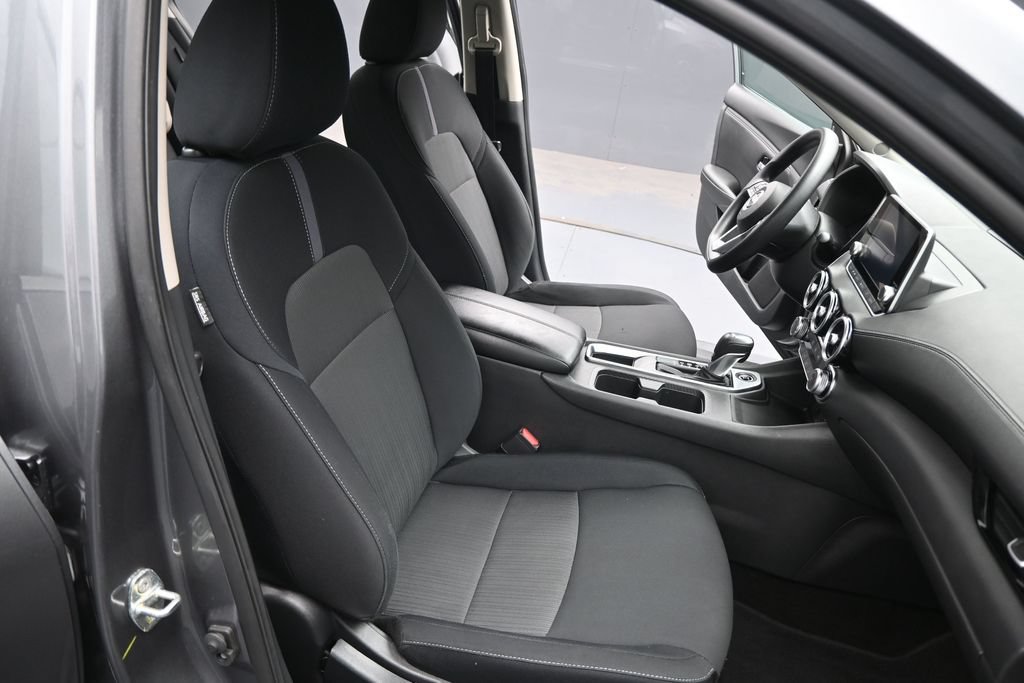 Used 2024 Nissan Sentra SV FWD image 16