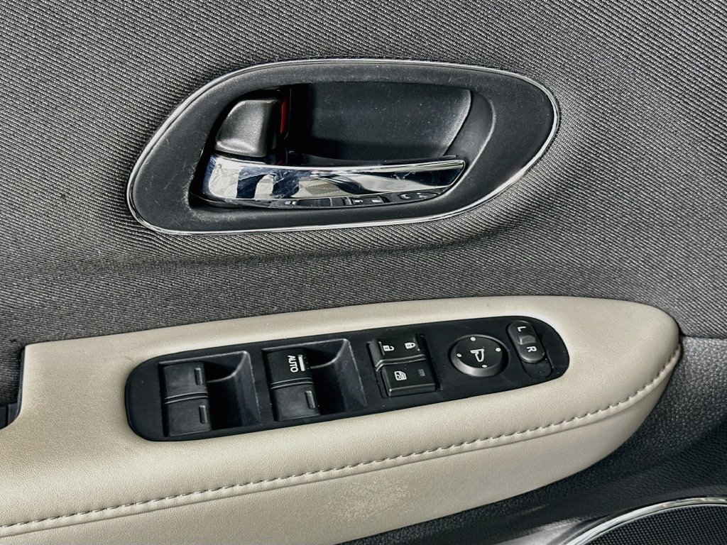 Used 2019 Honda HR-V EX image 17