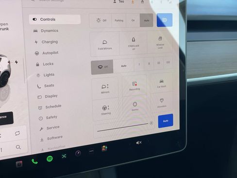 Used 2022 Tesla Model Y Performance image 11