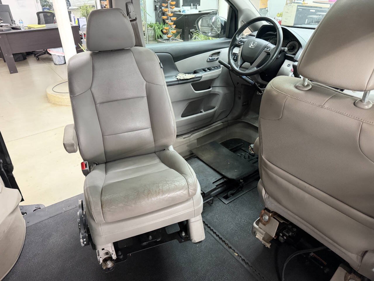 Used 2014 Honda Odyssey EX-L image 17