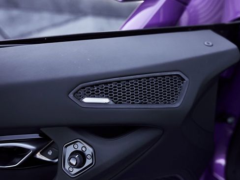 Used 2024 Lamborghini Huracan EVO image 35