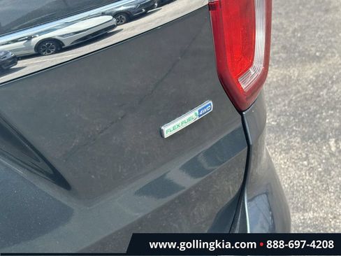 Used 2016 Ford Explorer XLT w/ Equipment Group 202A AWD/4WD image 9