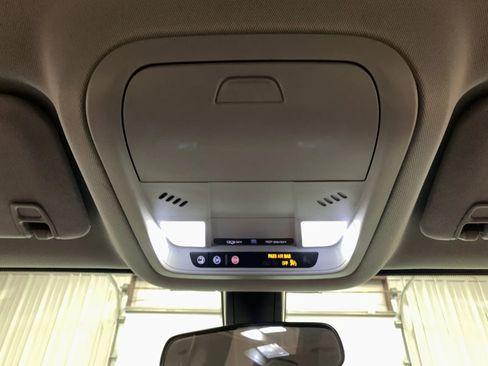 Used 2020 GMC Acadia SLE image 33