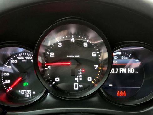 Used 2021 Porsche Macan image 38