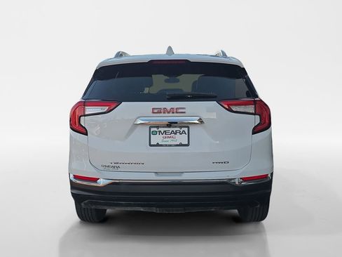Used 2024 GMC Terrain SLT image 4