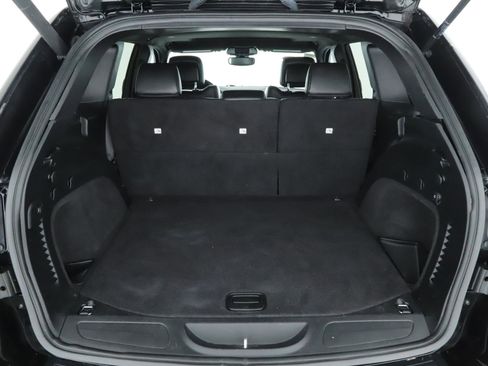 Used 2019 Jeep Grand Cherokee Altitude image 18