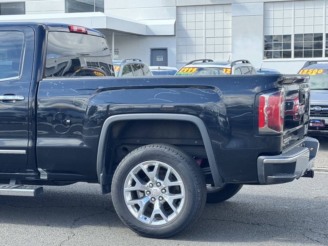 Used 2017 GMC Sierra 1500 SLT w/ SLT Premium Package AWD/4WD image 10