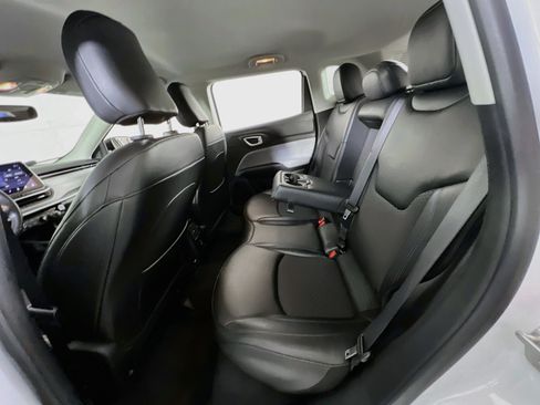 Used 2022 Jeep Compass Latitude w/ Convenience Group AWD/4WD image 23