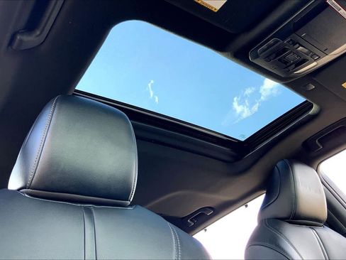 Used 2021 Toyota Highlander XSE image 14