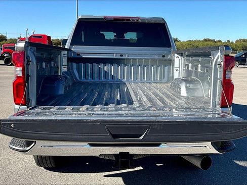 Used 2024 Chevrolet Silverado 2500 LTZ image 38