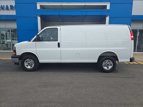 Certified 2025 GMC Savana 2500 w/ Driver Convenience Package RWD image 2