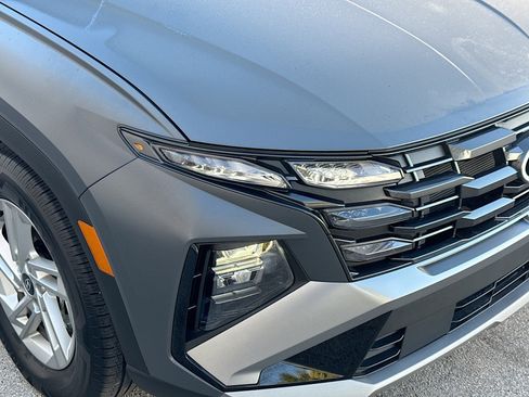 Used 2025 Hyundai Tucson SE image 33