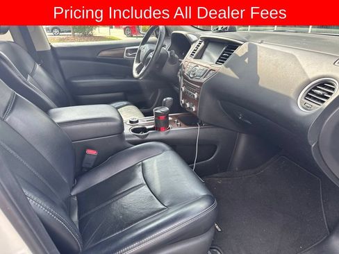 Used 2018 Nissan Pathfinder Platinum AWD/4WD image 14