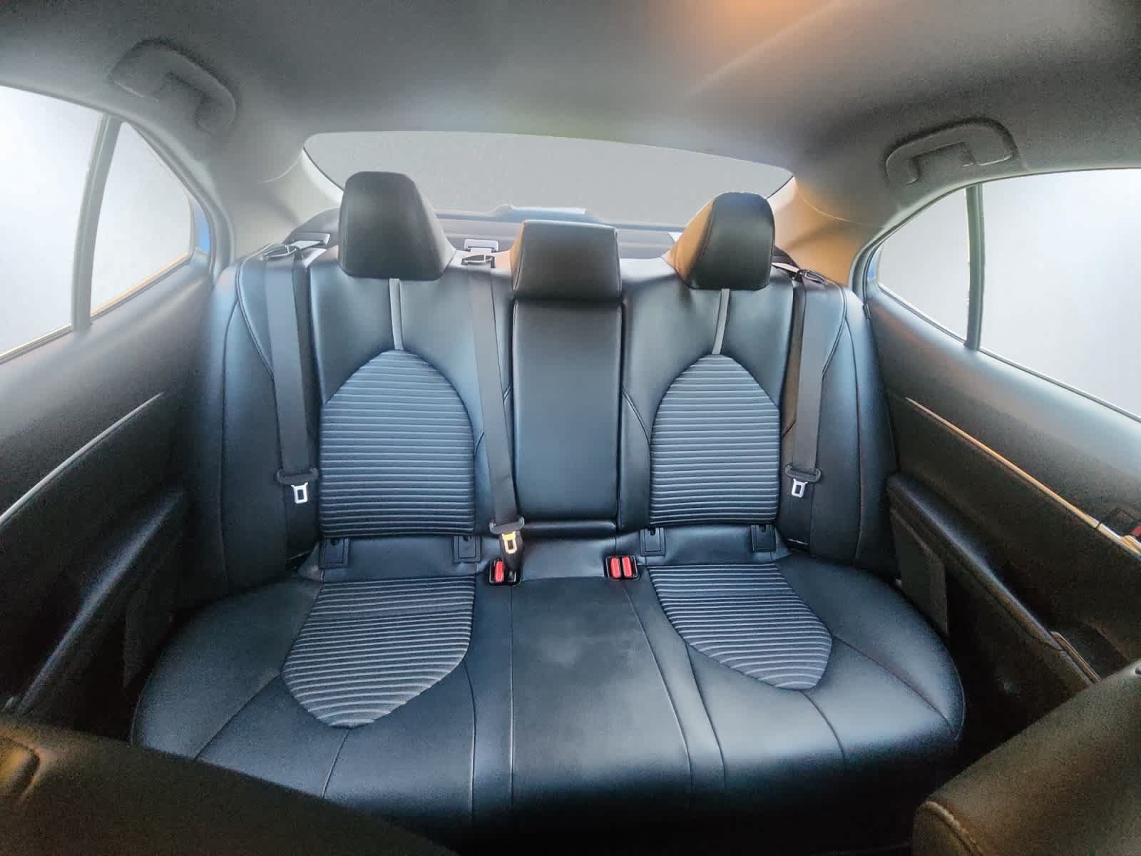 Used 2019 Toyota Camry SE FWD image 19