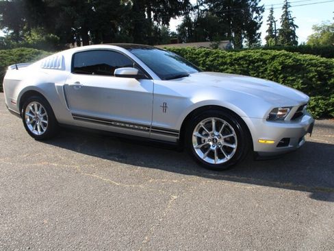 Used 2010 Ford Mustang Premium RWD image 2