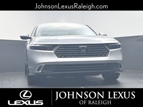 Used 2023 Honda Accord Touring image 16