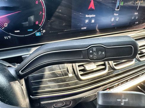 Used 2024 Mercedes-Benz GLS 450 4MATIC image 24