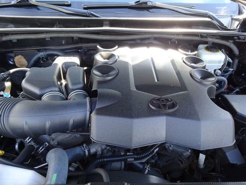 Used 2016 Toyota 4Runner Limited AWD/4WD image 34