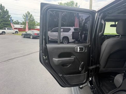 Used 2022 Jeep Wrangler Unlimited Sport AWD/4WD image 18
