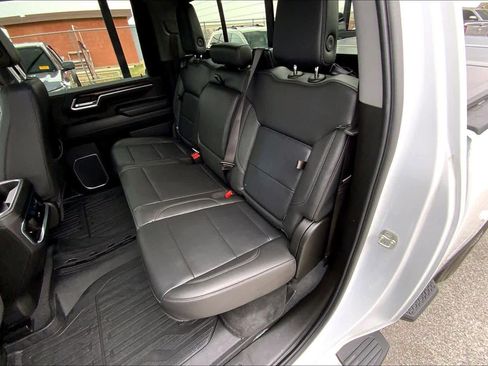 Used 2025 GMC Sierra 2500 SLT w/ SLT Premium Package image 19