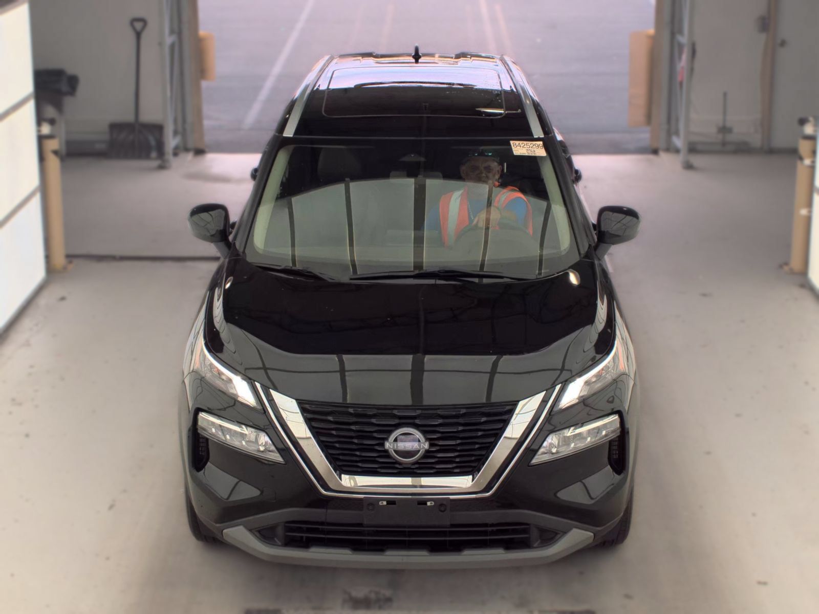 Used 2023 Nissan Rogue SV w/ SV Premium B Package AWD/4WD image 2