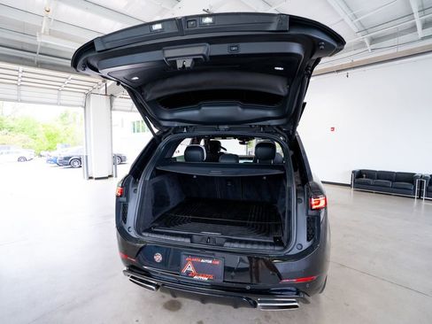 Used 2023 Land Rover Range Rover Sport SE Dynamic image 51