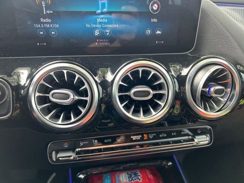 Used 2021 Mercedes-Benz GLA 250 image 11