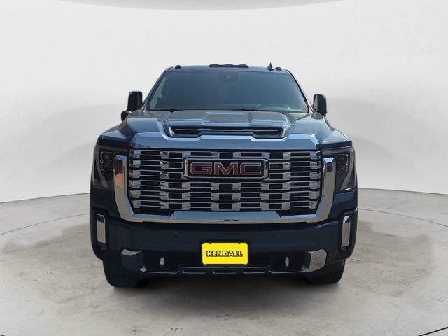Used 2024 GMC Sierra 3500 Denali w/ Denali Reserve Package AWD/4WD image 2