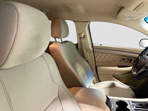Used 2017 Ford Taurus SE FWD image 28