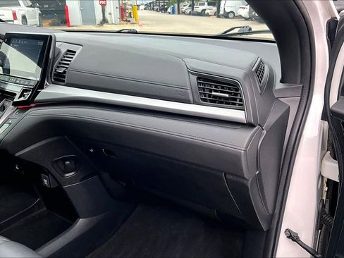 Used 2024 Honda Odyssey Sport image 19