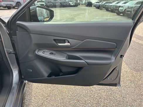 New 2026 Nissan Sentra SR w/ SR Premium Package FWD image 15