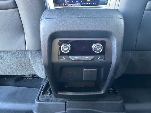 Used 2024 Chevrolet Traverse RS image 22