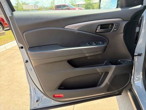 Used 2023 Honda Passport TrailSport image 12