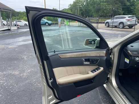 Used 2011 Mercedes-Benz E 350 Sedan image 10