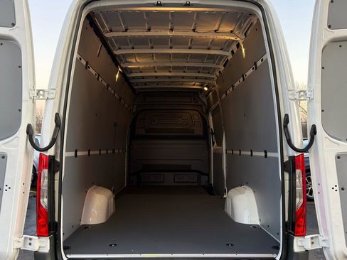 Used 2024 Mercedes-Benz eSprinter 170 Cargo w/ Dashboard Charging Package image 36