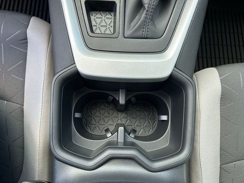 Used 2025 Toyota RAV4 XLE image 23