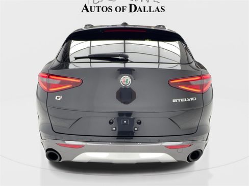Used 2023 Alfa Romeo Stelvio Ti image 11