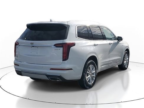 Certified 2024 Cadillac XT6 Luxury w/ LPO, Floor Liner Package image 4