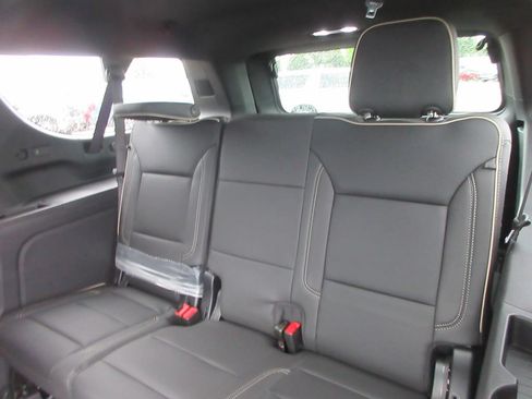 New 2026 GMC Yukon XL Elevation w/ Elevation Premium Package AWD/4WD image 14
