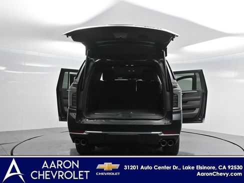 New 2025 Chevrolet Suburban Premier image 33