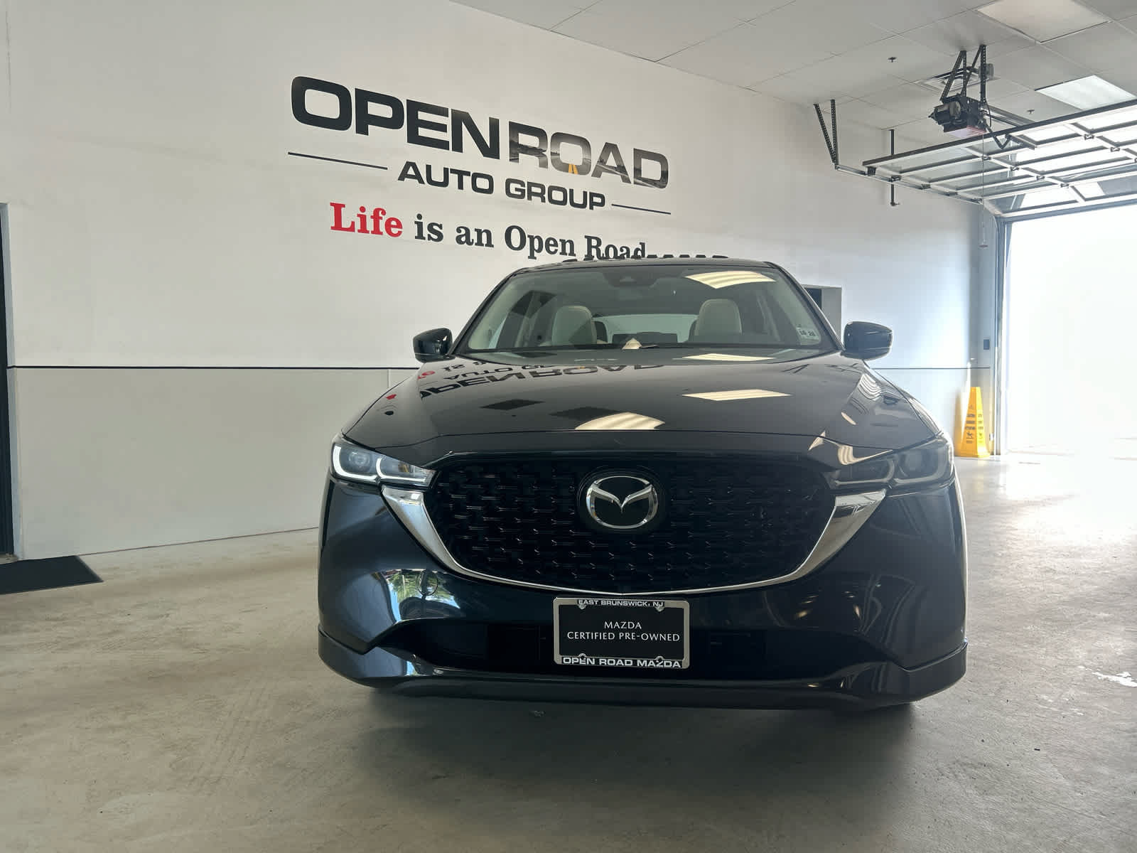 Certified 2024 MAZDA CX-5 AWD 2.5 S w/ Preferred Package image 1