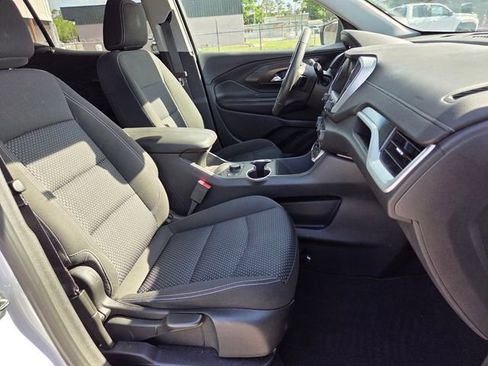 Used 2022 GMC Terrain SLE w/ Driver Convenience Package FWD image 15