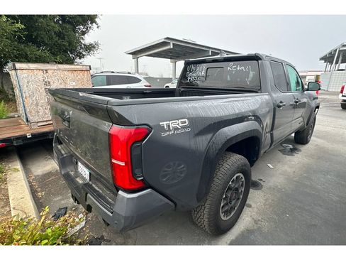 Used 2026 Toyota Tacoma TRD Off-Road w/ TRD Off Road Upgrade Package AWD/4WD image 5
