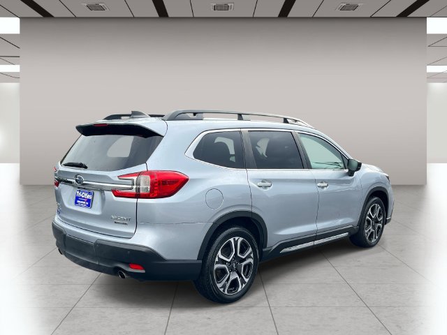 Used 2024 Subaru Ascent Touring AWD/4WD image 3