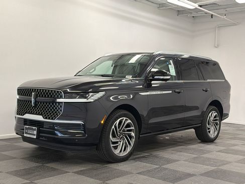 New 2026 Lincoln Navigator Reserve image 1