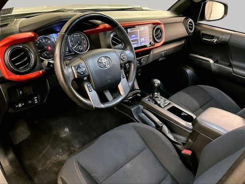 Used 2020 Toyota Tacoma TRD Off-Road image 13