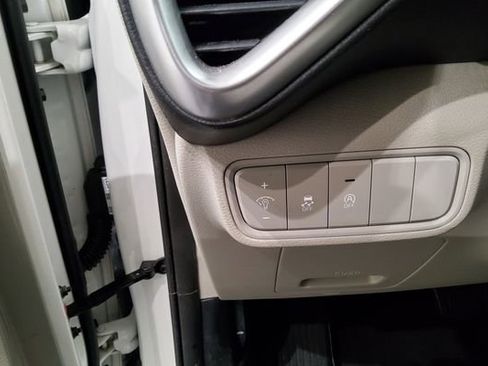 Used 2023 Kia Soul LX FWD image 18